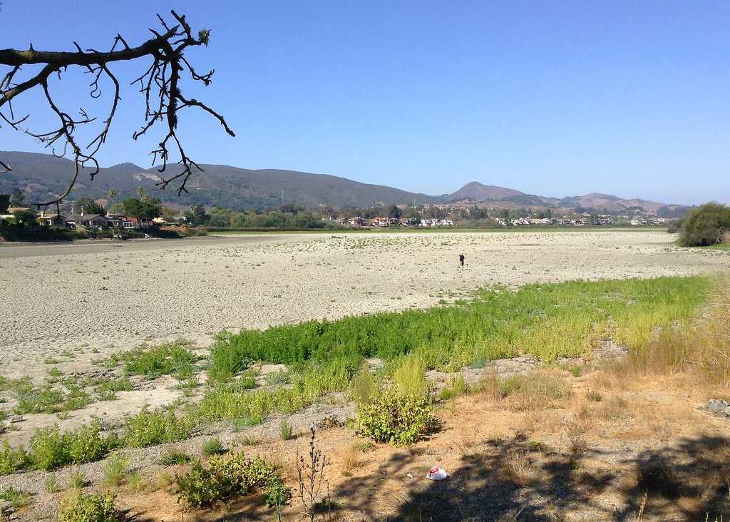 Dry Laguna Lake, September 2014