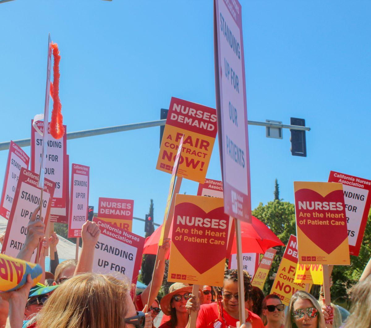 Nurses hold a strike in front of Sierra Vista Regional Medical Center in San Luis Obispo. Photo by Lauren Wassam