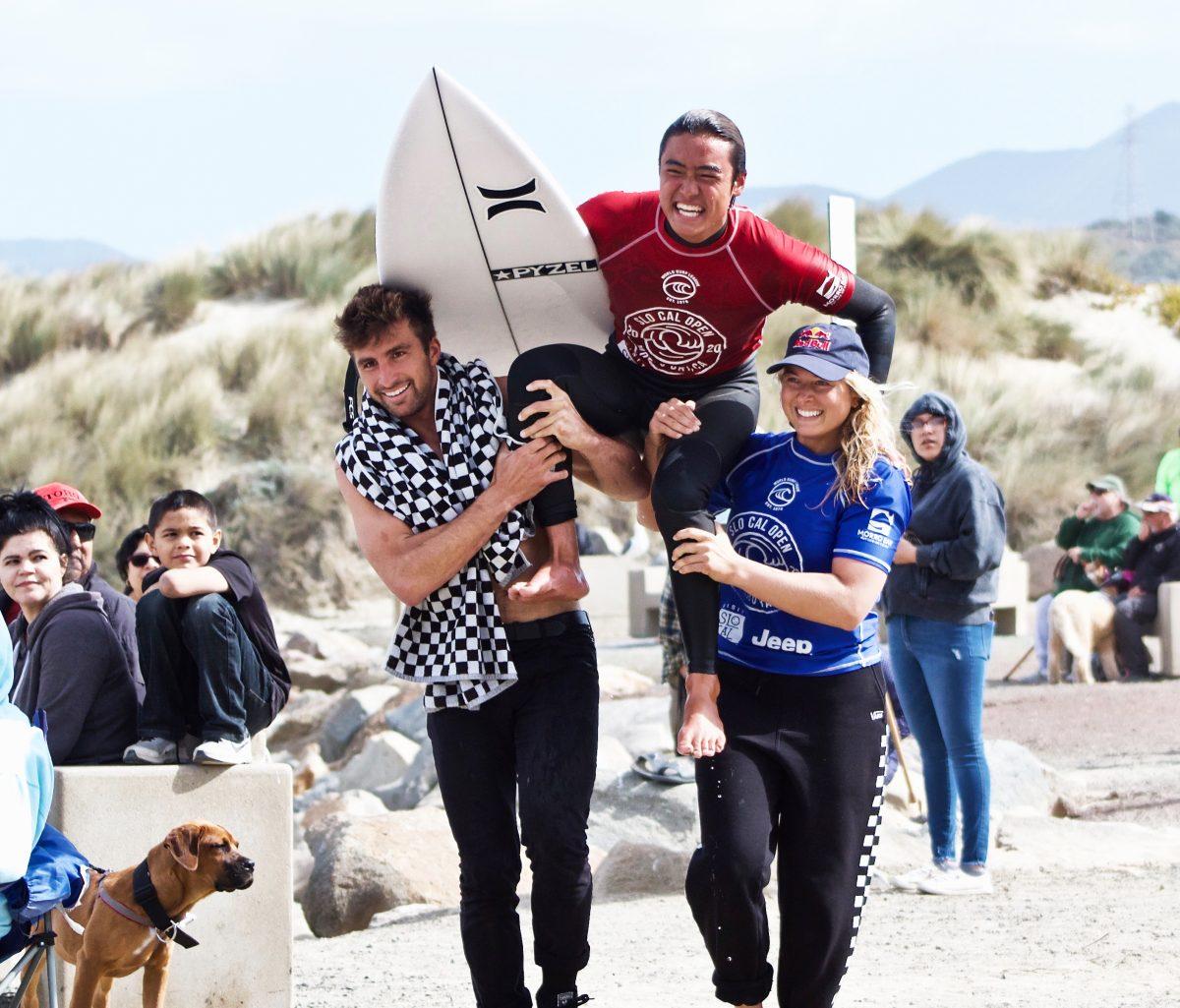 Women's winner Izzi Gomez and her brother carry Men's winner Taro Watanabe after his victory. Photo by Emma Nushi